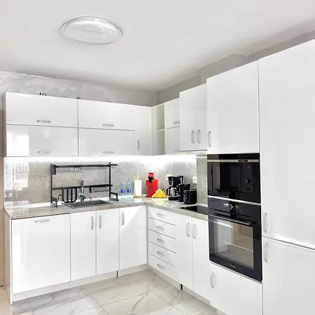 Modern 1bdr With Garage Near Metro & Park Sofia
